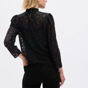 Gap black crochet lace top
